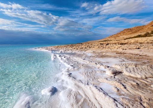 Cómo se puede obtener agua dulce del agua salada de forma eficaz
