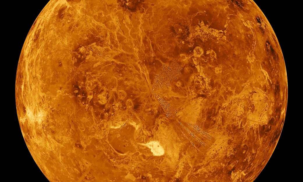 cual es el diametro de venus y su proximidad a la tierra