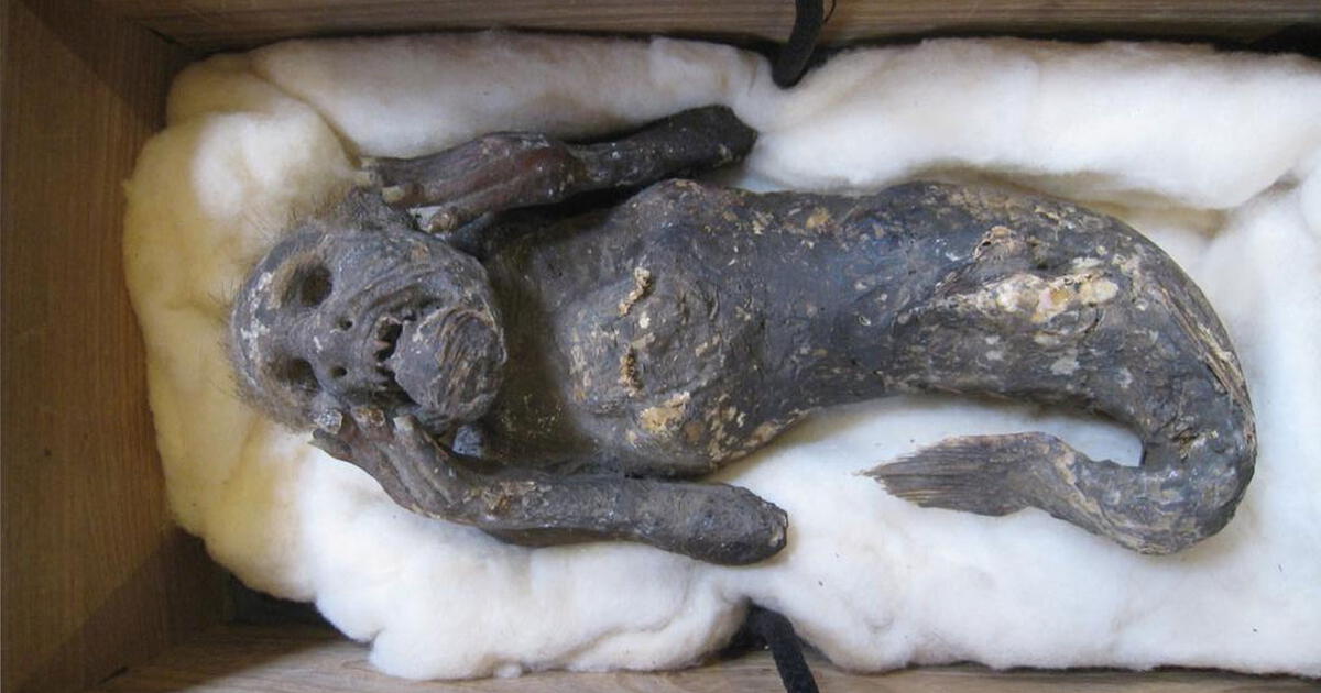 cual es el origen e historia de las sirenas en la mitologia
