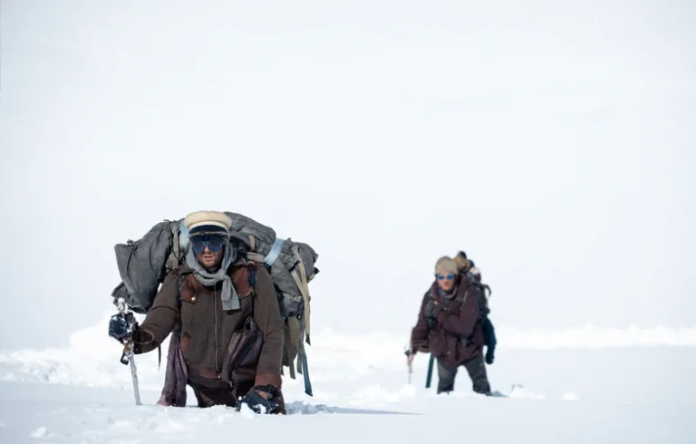 La sociedad de la nieve cuenta una historia real de vida y canibalismo