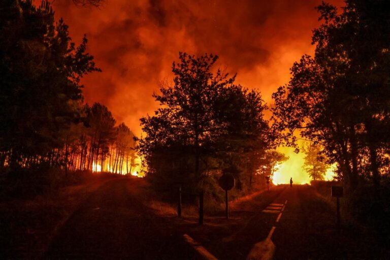 Lluvia negra: la conexión entre incendios y precipitaciones