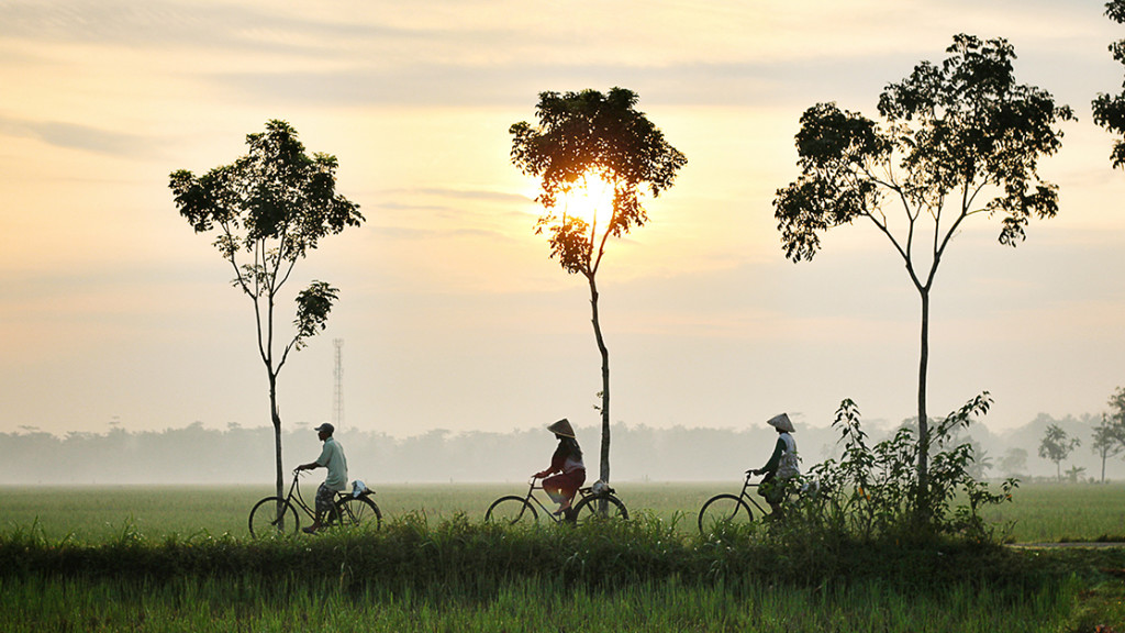 que maravillas culturales y naturales ofrece indonesia