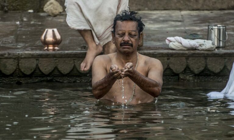 Ríos Ganges: La vida a orillas del sagrado Ganga en India