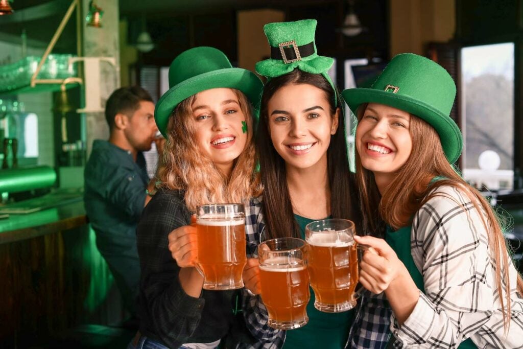 san patricio por que se bebe cerveza en este dia festivo