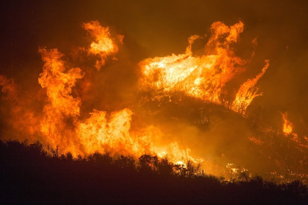 tornados de fuego como los incendios forestales los generan