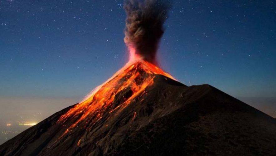volcan activo en guatemala guia para ver el volcan de fuego